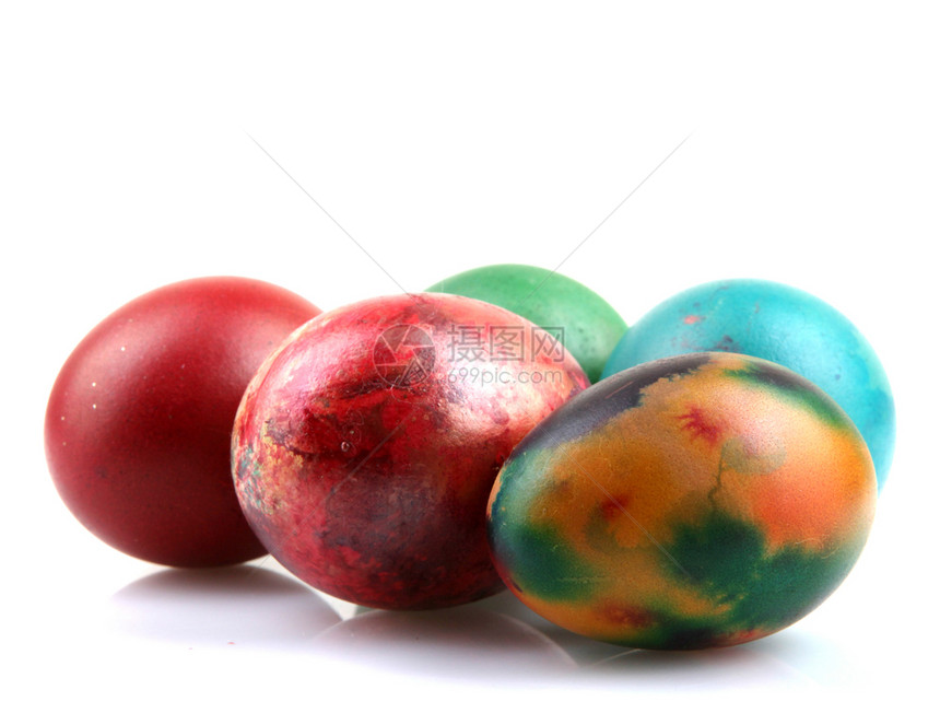 白背景的复活节鸡蛋图片