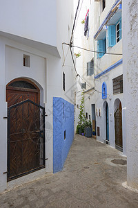 摩洛哥Assilah梅迪纳市内狭小的老街道高清图片
