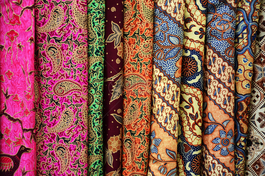 通常由巴厘的棉花或丝绸制成的传统棒布图片