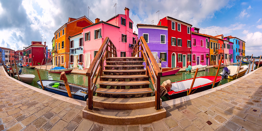 运河全景在著名的威尼斯岛布拉诺意大利威尼斯图片