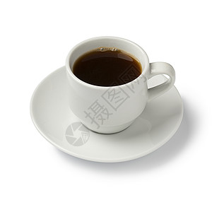 白色背景的一小杯新鲜黑咖啡图片