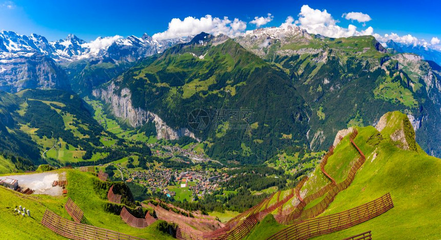 瑞士阿尔卑斯山的PennineAlps和Lauterbrunnen河谷的Breithorn山脉见瑞士KleinMaterhorn图片