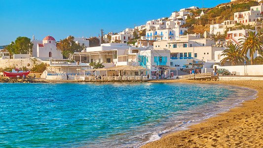 希腊Mykonos岛海滨和沙滩高清图片