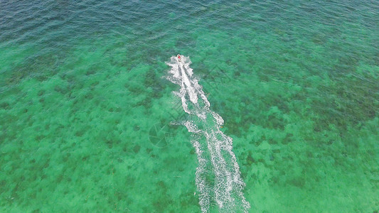 泰国普吉岛夏季的安达曼海清蓝绿水的船舶空中观察海洋物质形态中的水壁纸背景背景图片