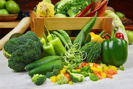 健康食品素烹饪收获蔬菜健康食品选择清洁饮健康概念图片