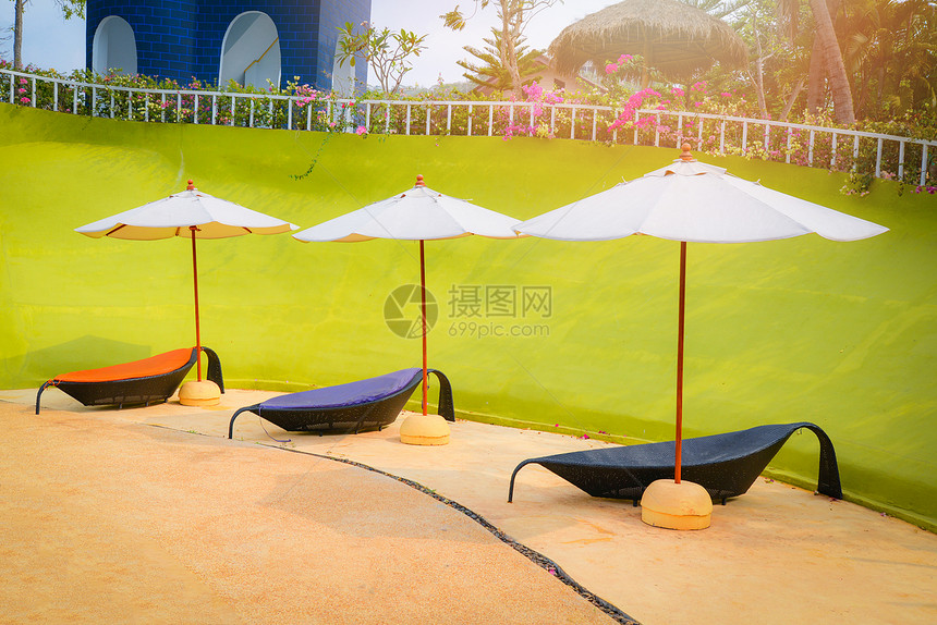 苏法长椅泳池设计现代沙椅夏天放轻松雨伞图片