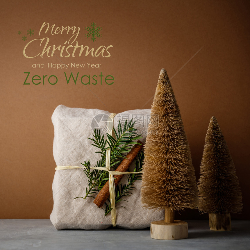 零废物包装式礼品零废物理美容房屋清洁用品木制圣诞装饰品可再使用的持续生纺织礼品包装替代零废物概念图片