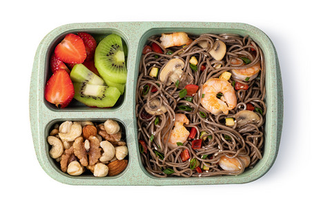 面条盒午餐盒有美味食品在白色背景上隔离午餐盒在白色背景上隔离背景