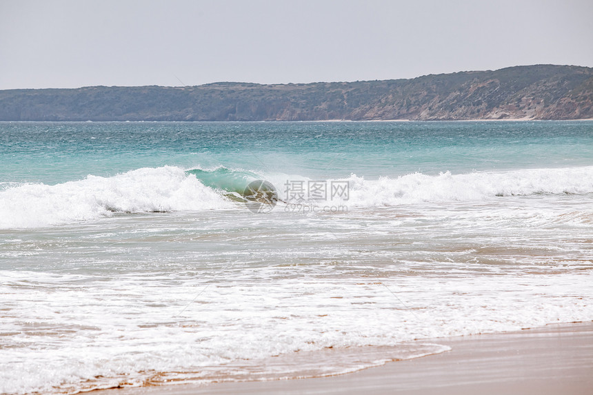 美丽的海浪阳光日上面图片