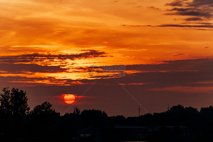 日落时的大太阳自然成份橙色日落图片