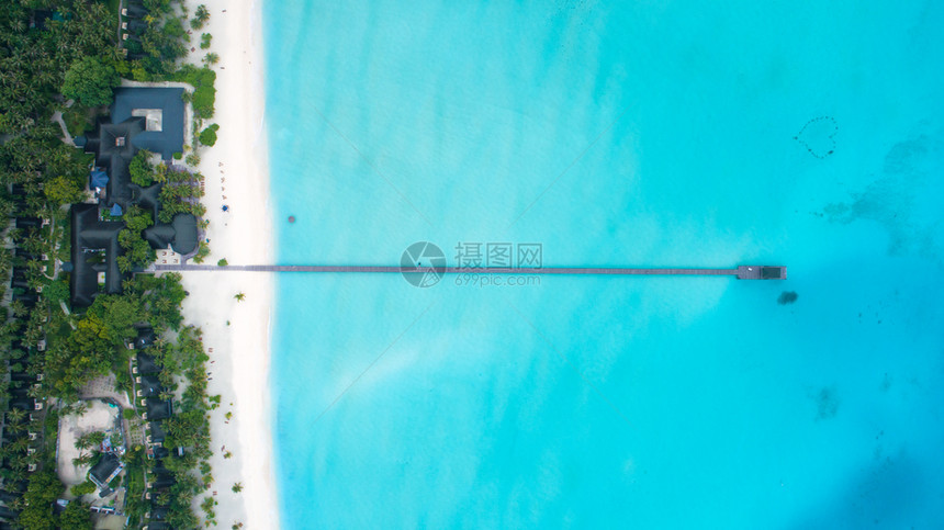 马尔代夫和热带海滩的美丽空中景象图片