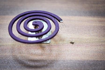 蚊虫驱概念烧圈是一种抗虫驱剂高清图片