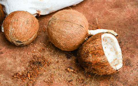 野外切椰子奶天然热带水果图片