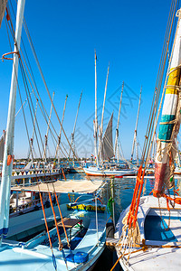 埃及卢克索港的船舶图片