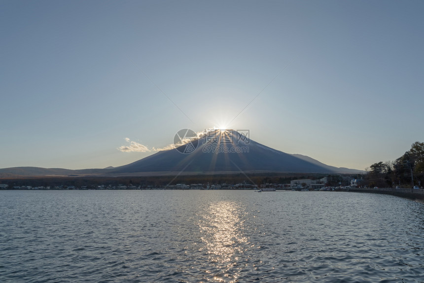 日本山峰高会的太阳景象名字是藤田钻石图片