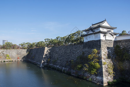 在日本大阪城堡周围加固和排水以保护大阪城堡图片