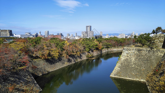 在日本大阪城堡周围加固和排水以保护大阪城堡图片