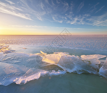 反射太阳海冬季风景自然的构成背景