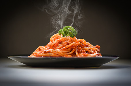 意大利面食在餐厅的菜和单概念中图片
