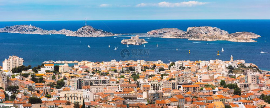 法国第二大城市马赛即法国第二大城市马赛的岛屿和港口全景空中观察图片