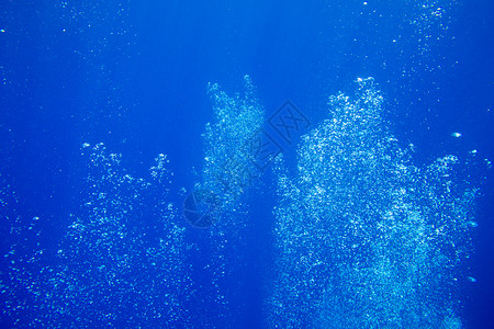 海水下对面的透图片