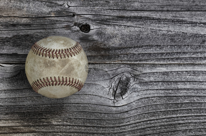 古老的用手制木背景的棒球带有复制空间的棒球运动概念图片