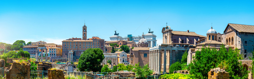 意大利罗马论坛古老废墟和维克托埃马纽尔二世纪念碑图片
