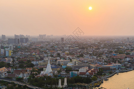 曼谷市的白拜伦塔纪念桥空中美景图片
