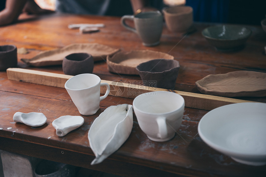 陶瓷锅用土制造瓷的手工艺图片