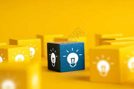 创意和领导才能业务概念的灯泡和图标背景图片