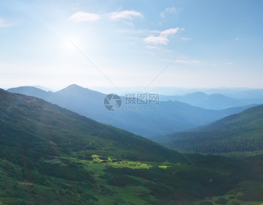 雾和山地景观空中自然构成图片