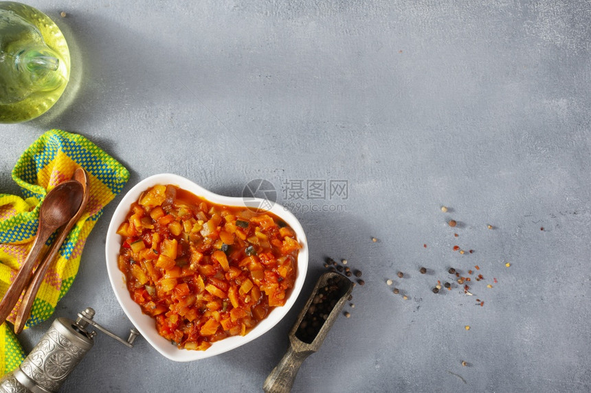 土豆胡萝卜和辣椒加番茄酱图片