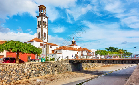 西班牙加那利群岛圣克鲁斯德特内里费新塞诺拉教堂高清图片