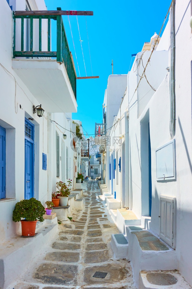 希腊乔拉镇Mykonos岛旧街道视图图片