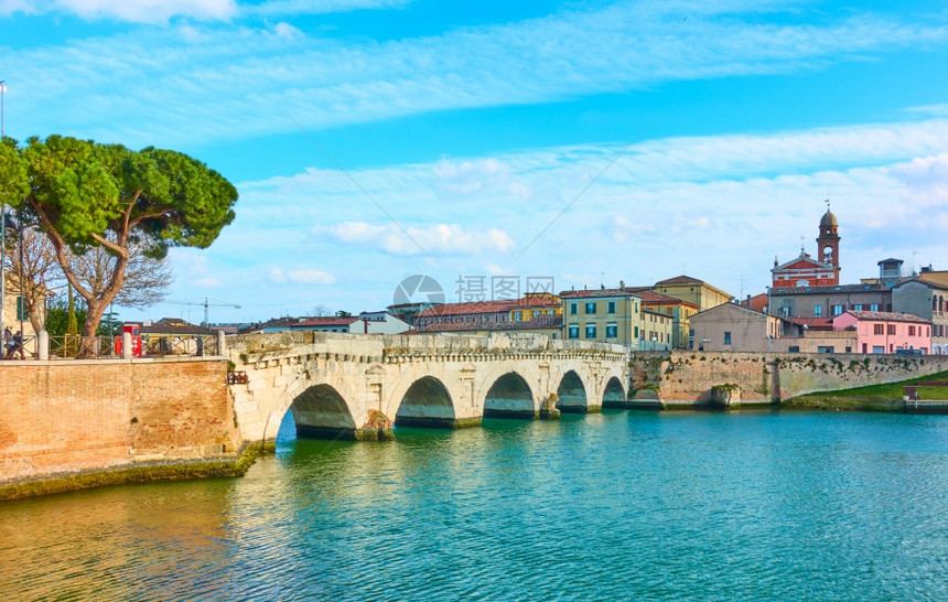 意大利里米尼老城和提贝里乌斯大桥意利城市风景图片