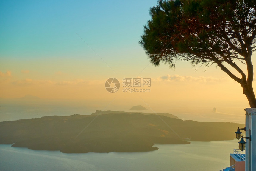 希腊圣托里尼岛的爱琴海希腊风景为您自己的文字提供了空间图片