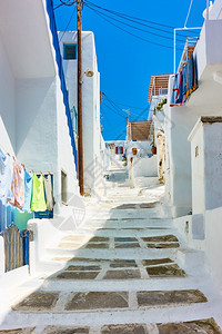 希腊Mykonos镇上山街图片