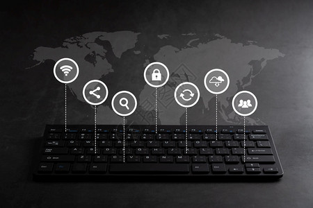 全球概念键盘上的在线购物和社交媒体图标图片
