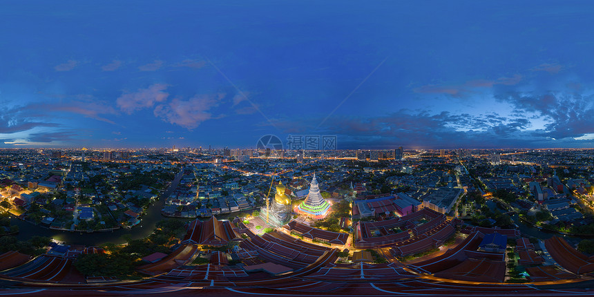曼谷法西查罗安区HatPaknamPhasiChanoenTemple的金佛巨形空中观察无缝全景图片