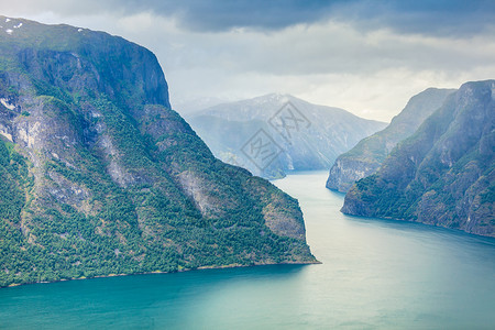 甜菜碱旅游和风景自然观从Stegastein的角度观察图片Aurlandfjord和Sognefjord挪威斯堪的纳维亚背景