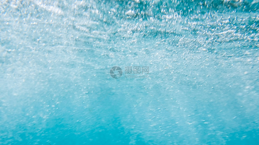 美丽的图像来自水下滚动和的Sae波管美丽的图像来自水下滚动和的sae波管图片