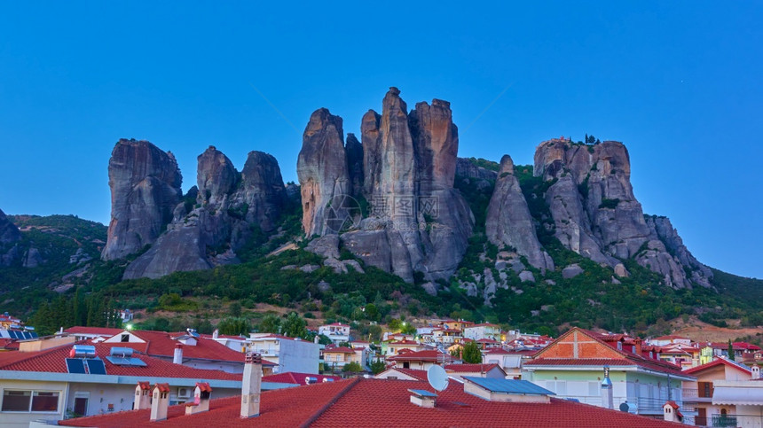 希腊喀拉巴卡Kalabakka城附近的梅托拉岩石景象图片