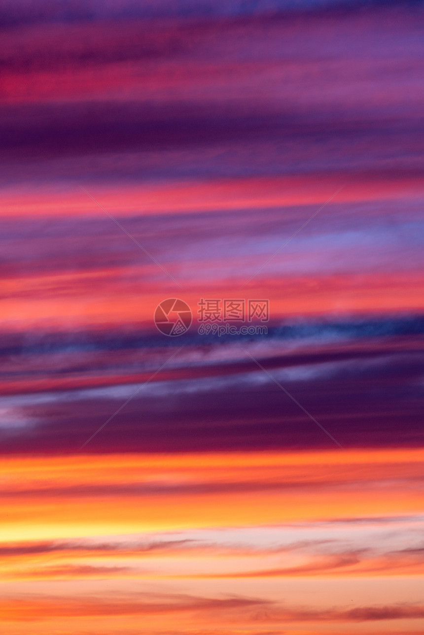 紫橙色的日落天空美丽的图片