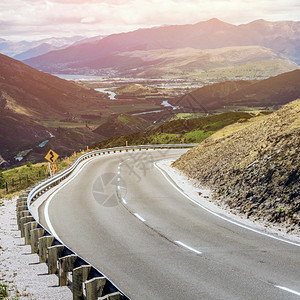 空旷的道路图片