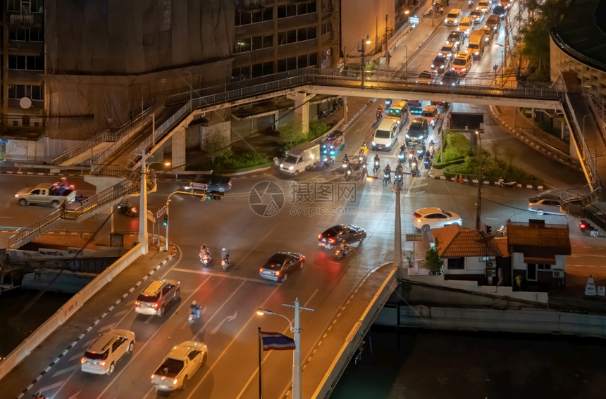 泰国交通夜间景象图片