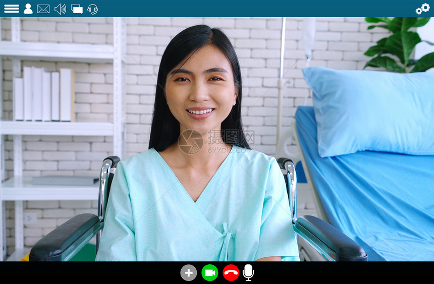 关于远程医疗服务的视频电话病人计算机屏幕方面的网上保健应用医疗技术概念图片