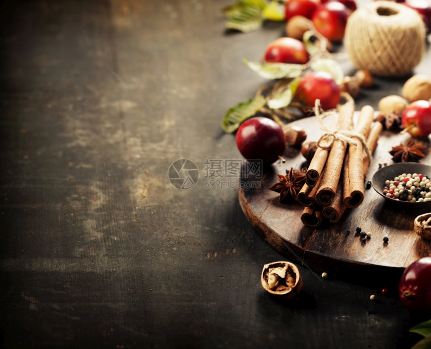 苹果和香料秋或冬季烹饪概念苹果派醋或甜酒苹果和香料秋或冬季烹饪概念图片