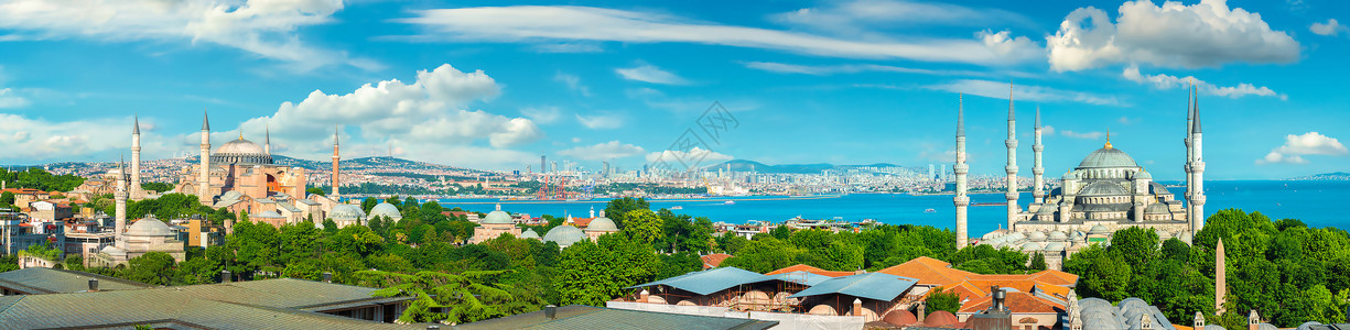 苏丹纳米特土耳其Bosphorus附近的蓝色清真寺和HagiaSophia的观景伊斯坦布尔全背景