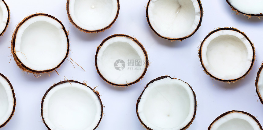 白色背景上的椰子顶视图图片