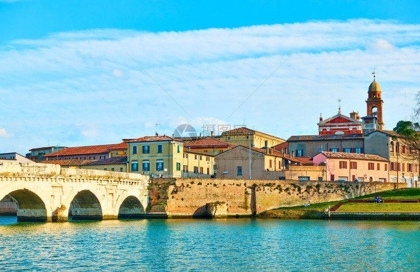 意大利的奥德镇里米尼意大利提比留斯桥意大利风景城市图片